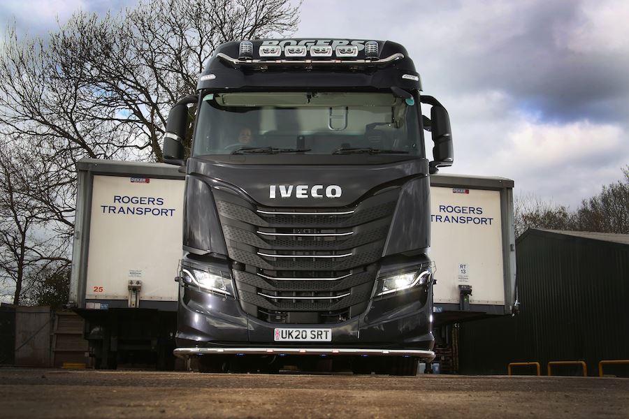 New top-of-the-range IVECO S-WAY 570 becomes the flagship for Rogers Transport